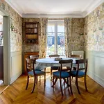 Veeve - Plumes In The Park