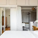 Veeve - Plumes In The Park